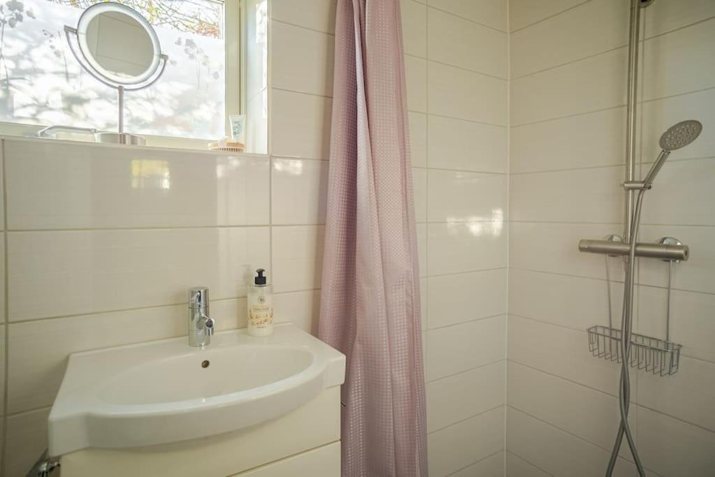 Outstanding Apartment Close To Gothenburg 쿵엘브 외부 사진