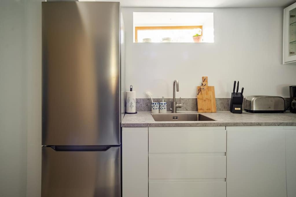 Outstanding Apartment Close To Gothenburg 쿵엘브 외부 사진